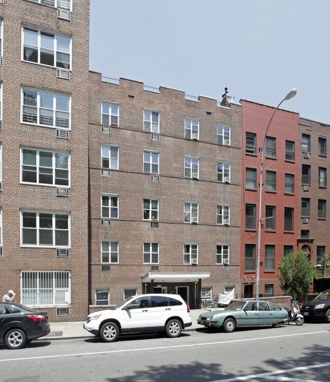 317 W 29th St in New York, NY - Foto de edificio - Building Photo