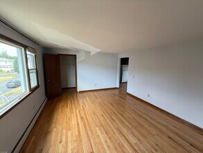 147 Overlook Ave in New Britain, CT - Foto de edificio - Building Photo
