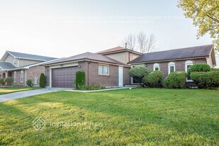 5447 Yale Ln in Matteson, IL - Building Photo