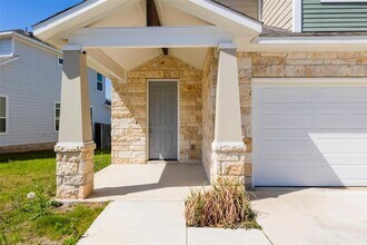 113 Riverhill Dr in Andice, TX - Building Photo - Building Photo