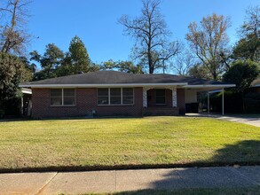 825 Kimbrough St in Shreveport, LA - Foto de edificio - Building Photo