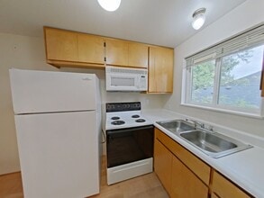 1613 Ferry Alley in Eugene, OR - Building Photo - Building Photo