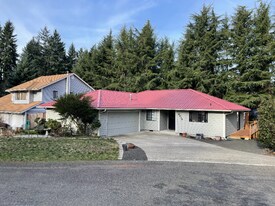 8938 49th Ct NE in Olympia, WA - Building Photo
