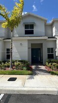429 NE 1st Ave in Florida City, FL - Building Photo