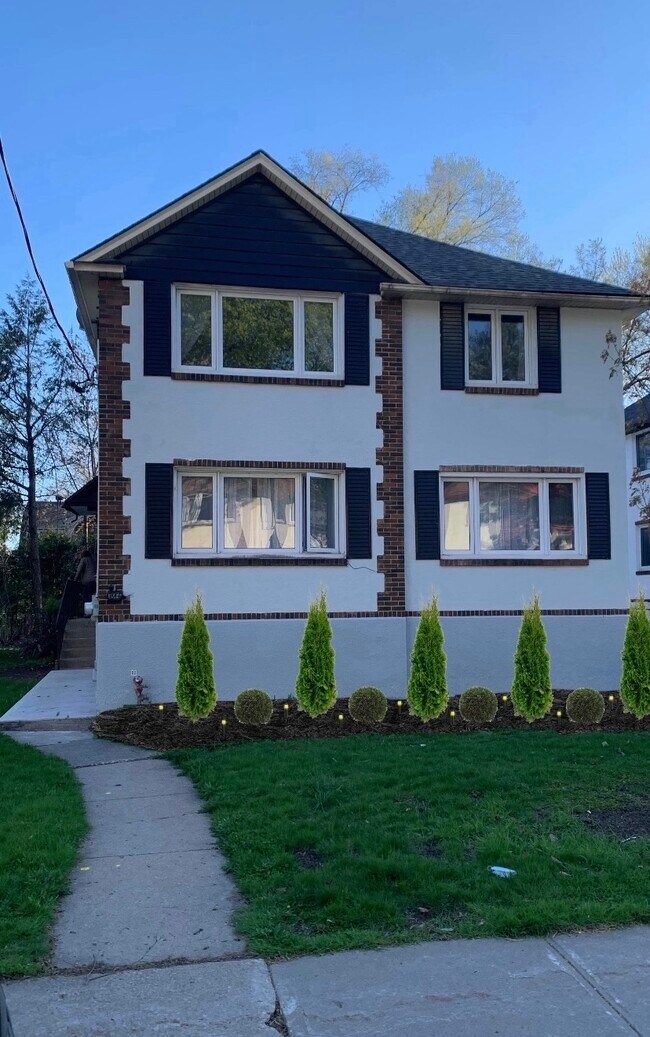 186 Dufferin St in Hampstead, QC - Building Photo - Building Photo
