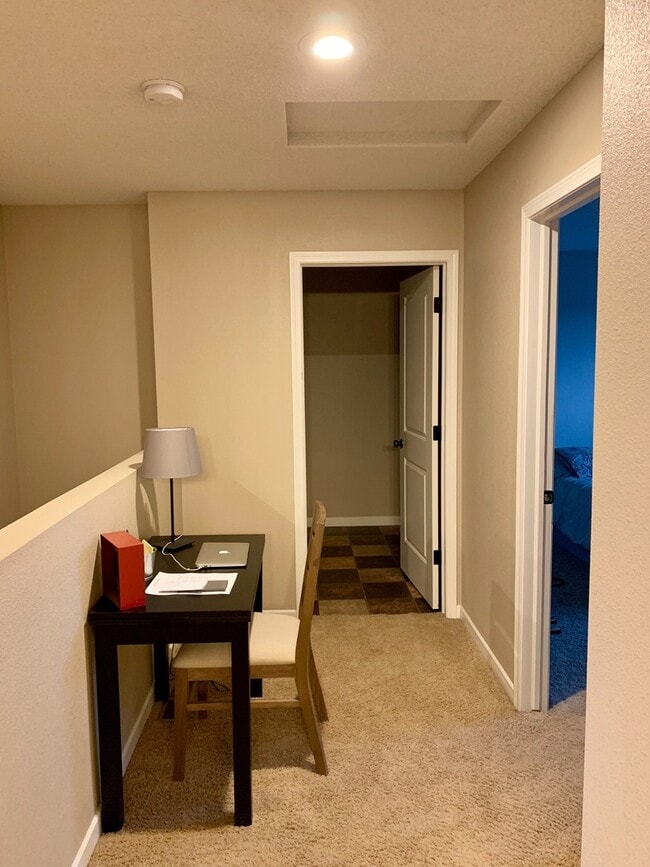 1002 E LaSalle Dr in Bismarck, ND - Building Photo - Building Photo