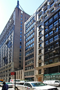 12 W 17th St in New York, NY - Building Photo - Building Photo