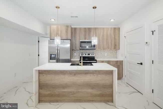 property at 2000 N Front St