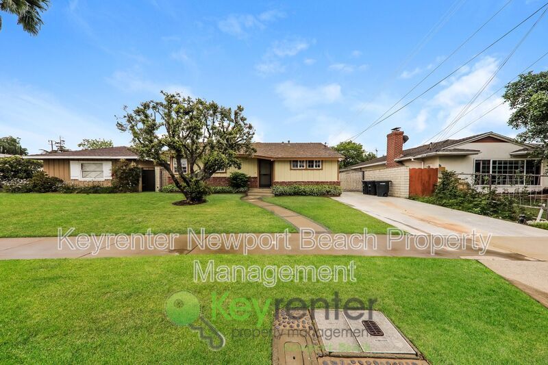 577 N Pine St in Orange, CA - Building Photo