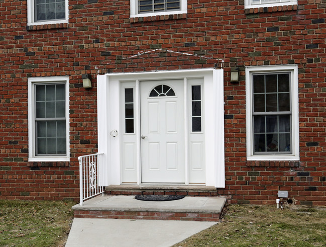39 Wadsworth Ave in Staten Island, NY - Foto de edificio - Building Photo