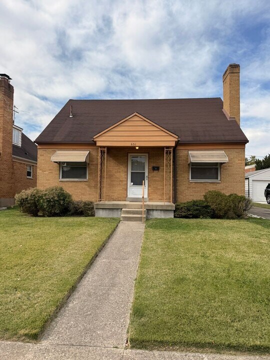 631 Hampshire Rd in Dayton, OH - Building Photo