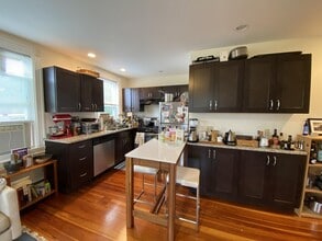 28 Chatham St, Unit 2 in Cambridge, MA - Foto de edificio - Building Photo