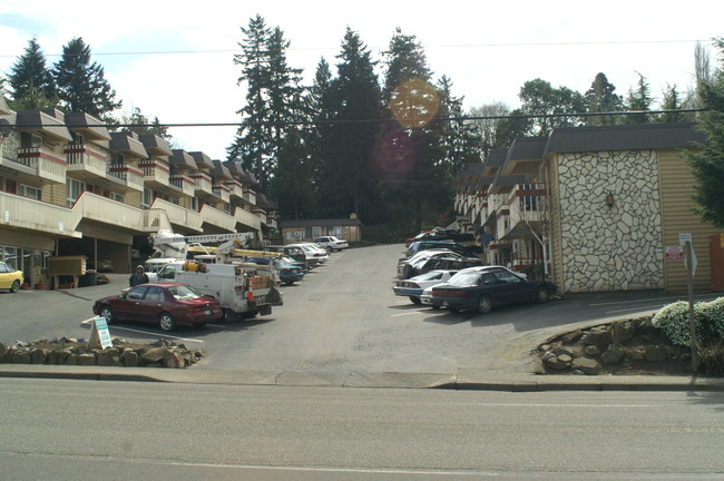 Skyline Park Villa in Seatac, WA - Building Photo - Building Photo