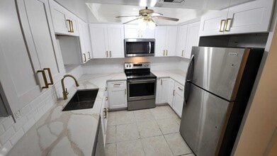 6163 Seven Springs Blvd in Greenacres, FL - Building Photo - Building Photo