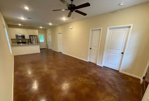 100 Riley Cv in Oxford, MS - Building Photo