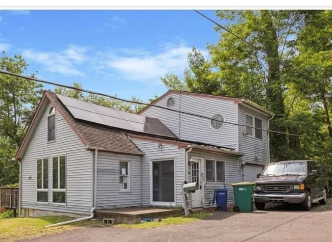 260 Wisteria Ave in Langhorne, PA - Building Photo - Building Photo