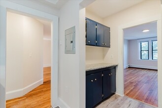 1680 Commonwealth Ave, Unit 2 in Boston, MA - Building Photo - Building Photo