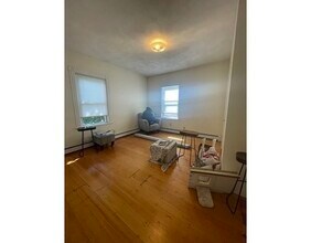 110 Quincy Ave-Unit -2 in Winthrop, MA - Building Photo - Building Photo