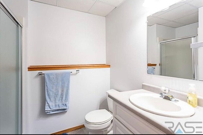 property at 2720 S Maywood Dr