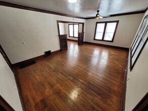 1319 Prairie Ave, Unit 1319 1/2 in Beloit, WI - Building Photo - Building Photo