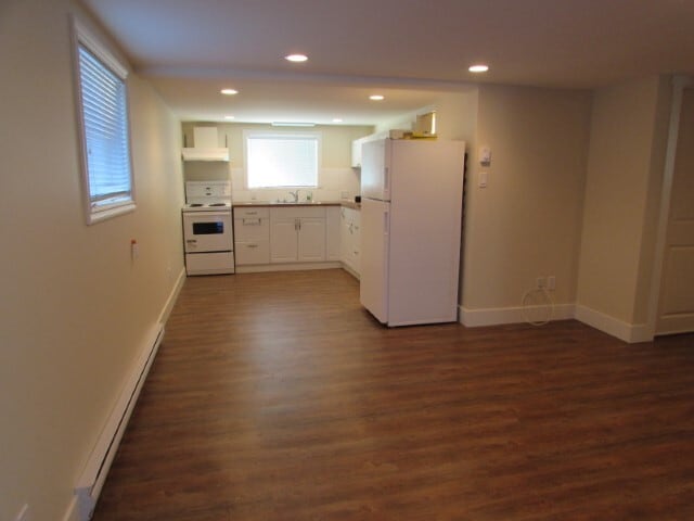 16 Pine St in Nanaimo, BC - Building Photo - Building Photo