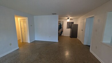 302 Stewart St in Wildwood, FL - Building Photo - Building Photo