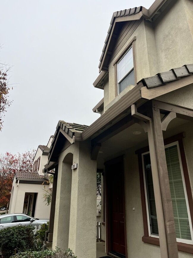 120 McDermott Ave in Tracy, CA - Building Photo - Building Photo