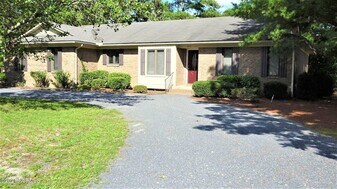 1410 Monticello Dr, Unit 2306 in Pinehurst, NC - Building Photo