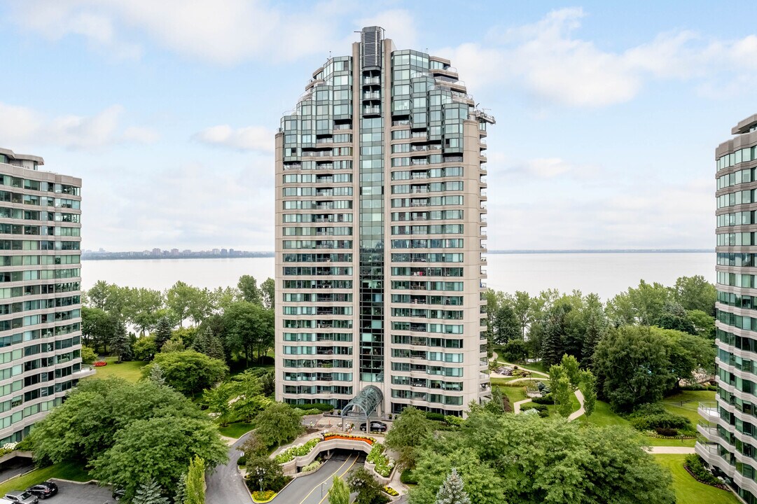 Les Verrières sur le Fleuve - Condos à vendre in Montréal, QC - Building Photo