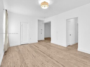 821 Jefferson Ave in Miami Beach, FL - Building Photo - Building Photo