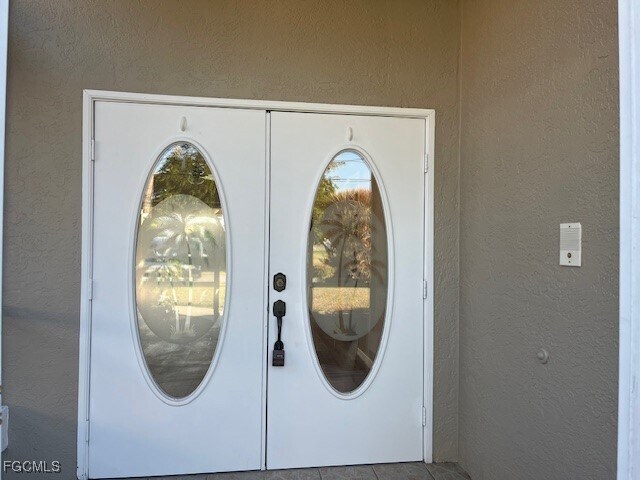 2149 SE 10th Ave in Cape Coral, FL - Foto de edificio - Building Photo