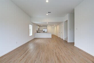 9910 Oakheath Blf Dr in Baytown, TX - Building Photo - Building Photo