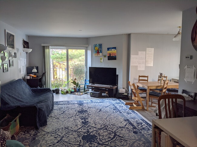 55 N Broadway, Unit 221 in White Plains, NY - Foto de edificio - Building Photo