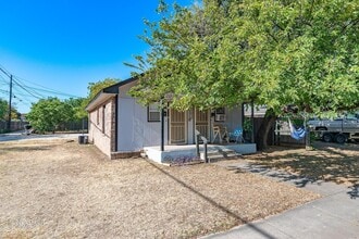 1631 S 3rd St in Abilene, TX - Foto de edificio - Building Photo
