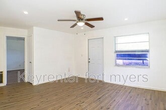 19091 Holly Rd in Ft. Myers, FL - Building Photo - Building Photo