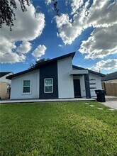 905 B-C Ave in McAllen, TX - Building Photo - Building Photo