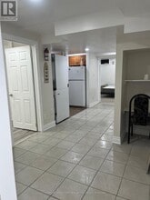 99 Hood Crescent in Brampton, ON - Building Photo - Building Photo