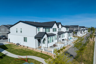 Del Monte Townhomes in Spanish Fork, UT - Building Photo - Building Photo