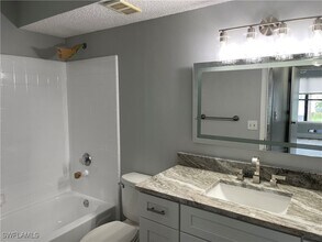 13631 Eagle Ridge Dr in Ft. Myers, FL - Building Photo - Building Photo