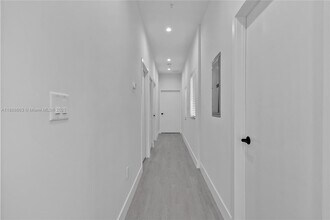 1786 SW 9th St in Miami, FL - Building Photo - Building Photo