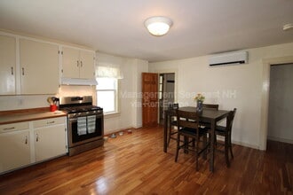 26 Green St in Exeter, NH - Building Photo - Building Photo