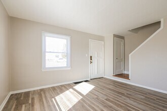 1344-1346-1346 E Cedarview Dr in Springfield, OH - Foto de edificio - Building Photo