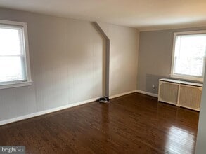 121 Hillcrest Ave in Collingswood, NJ - Foto de edificio - Building Photo