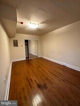 3900 Terrace St, Unit 5 in Philadelphia, PA - Foto de edificio - Building Photo