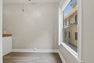 3621 S Pacific Ave, Unit 6 in Los Angeles, CA - Building Photo - Building Photo