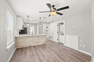 20 Tate Lane in Round Rock, TX - Foto de edificio - Building Photo