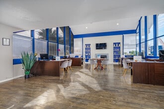 Palatia Apartment Homes in San Antonio, TX - Foto de edificio - Building Photo