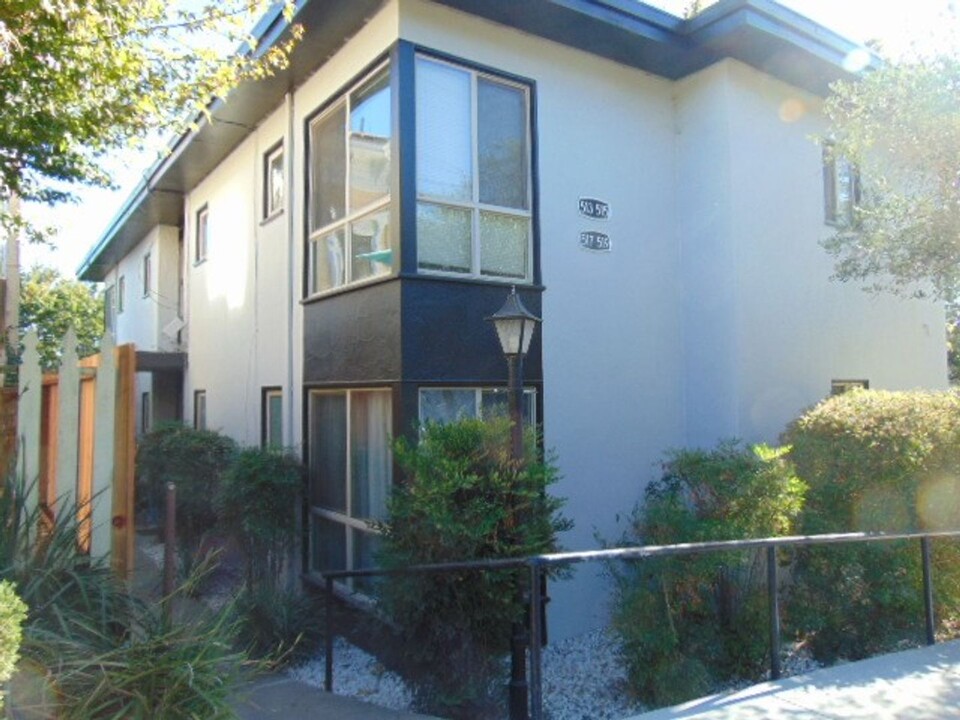 515 Richardson St in Martinez, CA - Building Photo