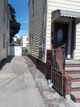 9513 84th St in Ozone Park, NY - Building Photo - Building Photo