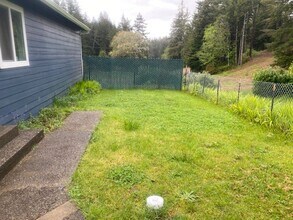 69903 Riddling Rd in North Bend, OR - Building Photo - Building Photo